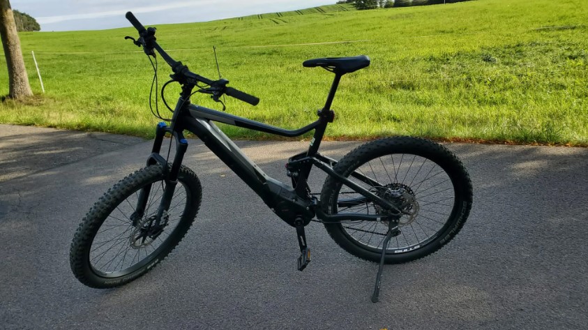 Lightweight E Mountain Bike